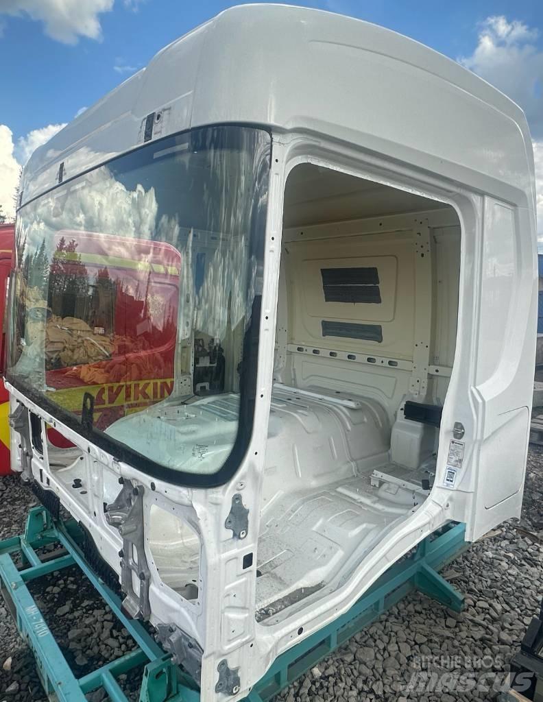 Scania P 370 Kabiny a interiér