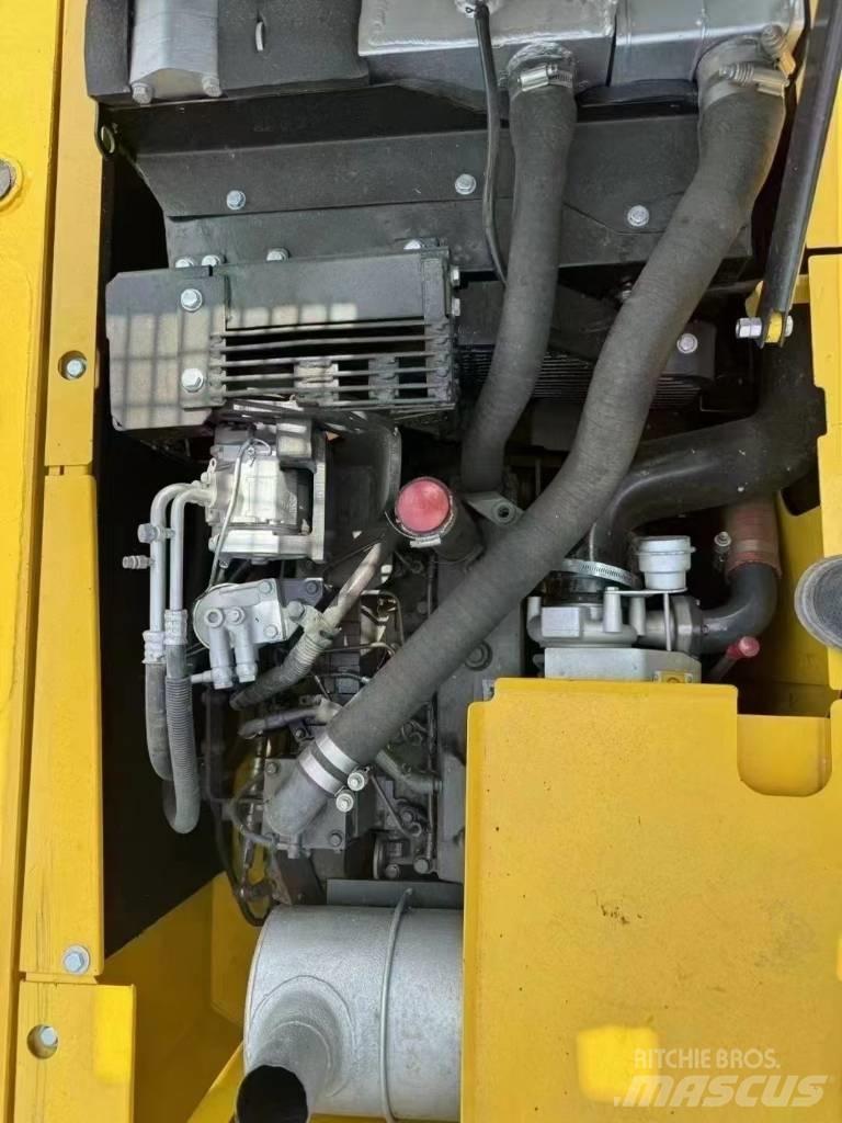 Komatsu PC 130 Pásová rýpadla