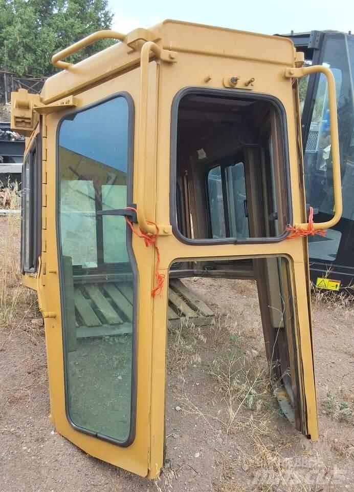 CAT D 8 R Pásové dozery