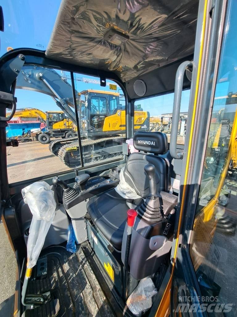 Hyundai R18-9AK Mini rýpadla < 7t