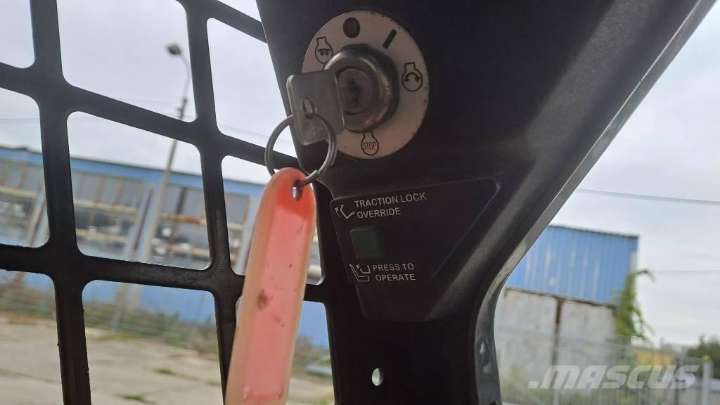 Bobcat s 70 Smykem řízené nakladače