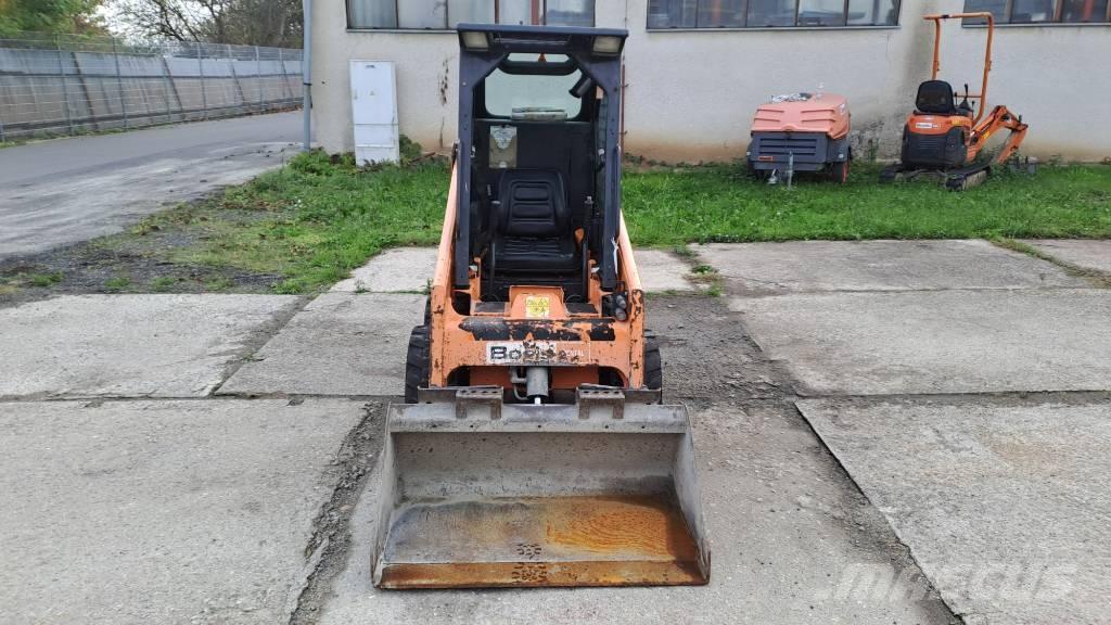 Bobcat s 70 Smykem řízené nakladače