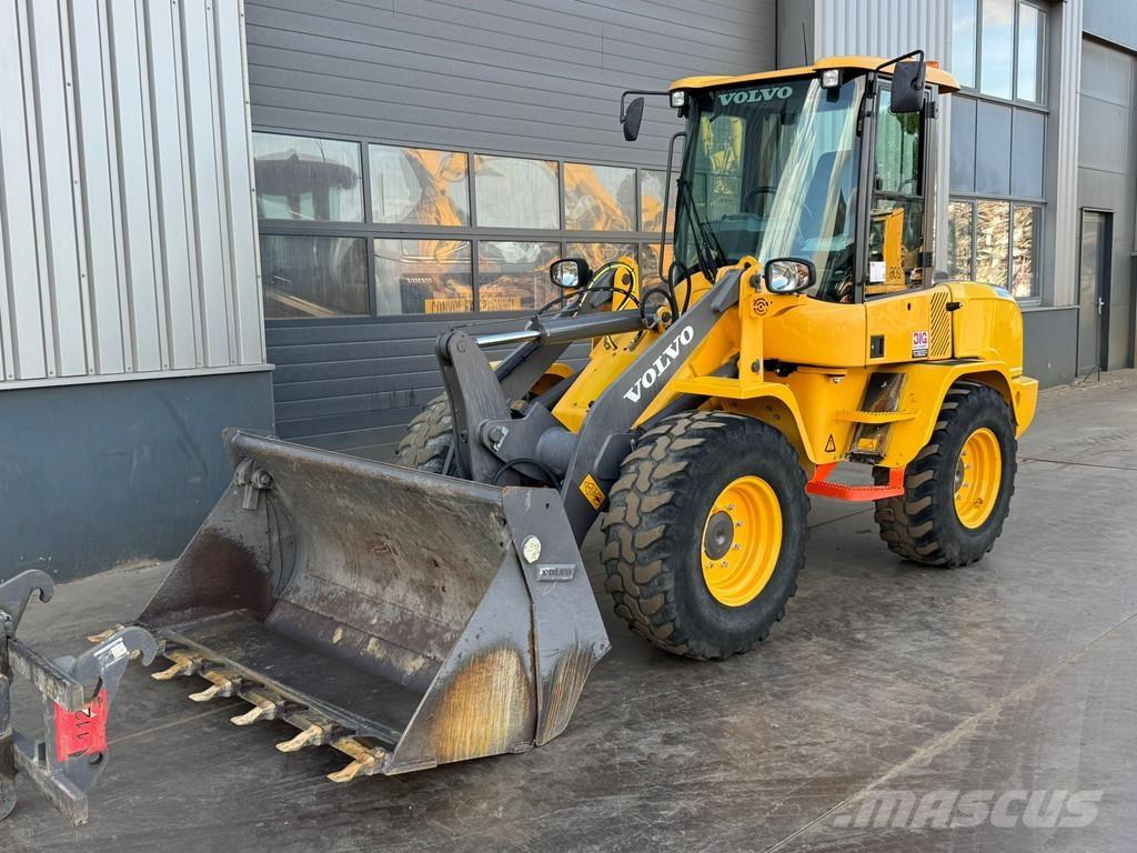 Volvo L30G Kolové nakladače