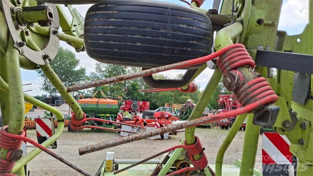 CLAAS Volto 900 Obraceče a shrabovače sena