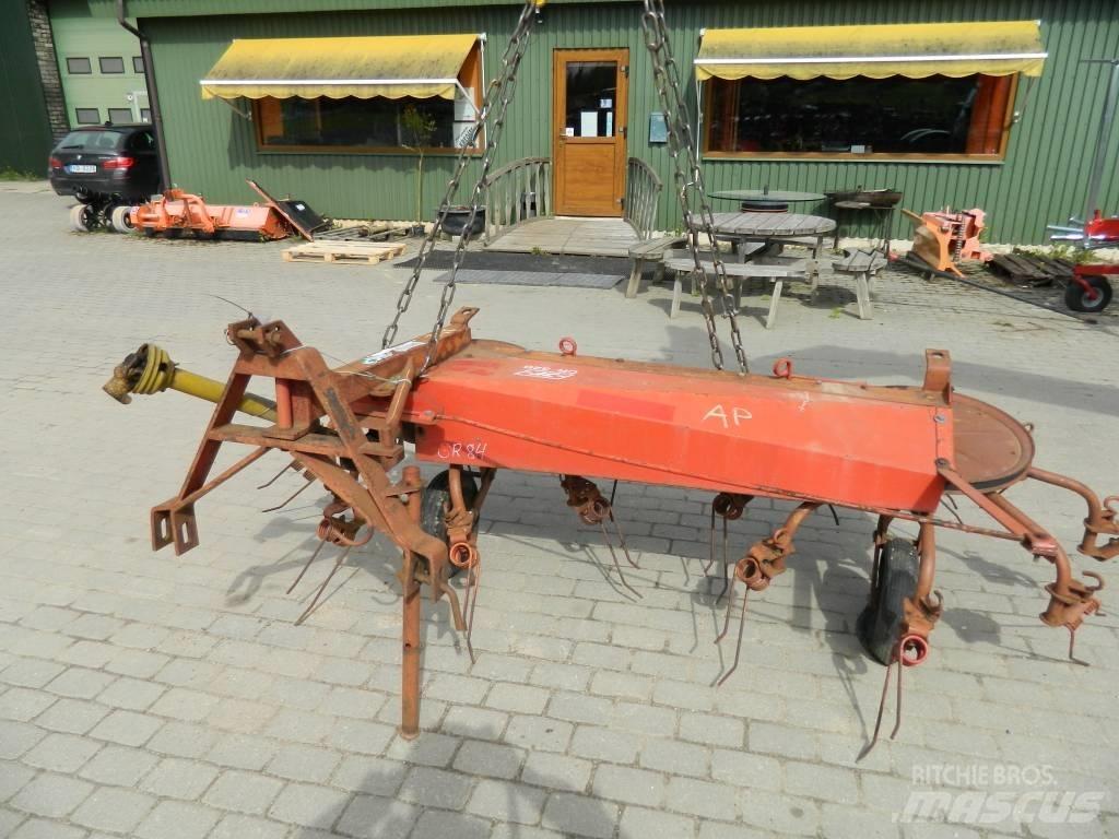 JF CR 320 Obraceče a shrabovače sena