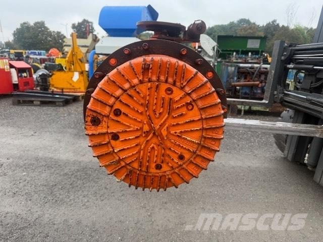 Daewoo Mega 300 III Nápravy