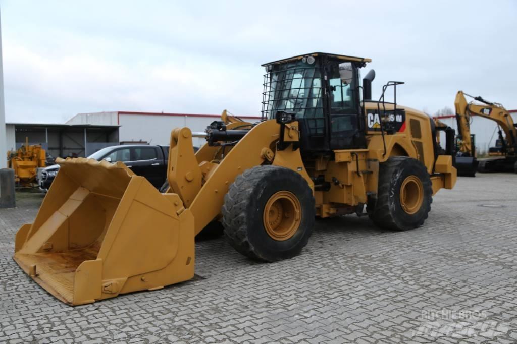 CAT 950M Kolové nakladače