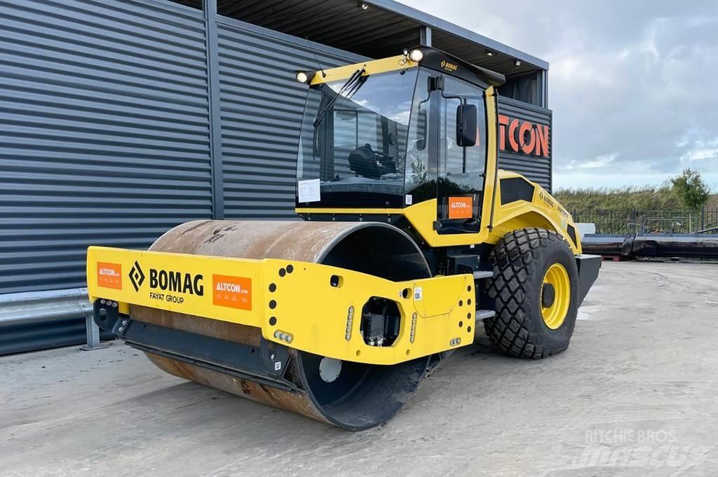 Bomag BW 213 D-5 Tahačové válce