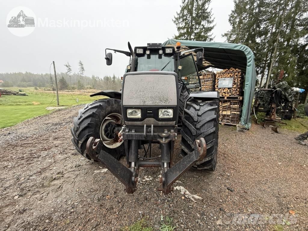 Valtra 8350 Traktory