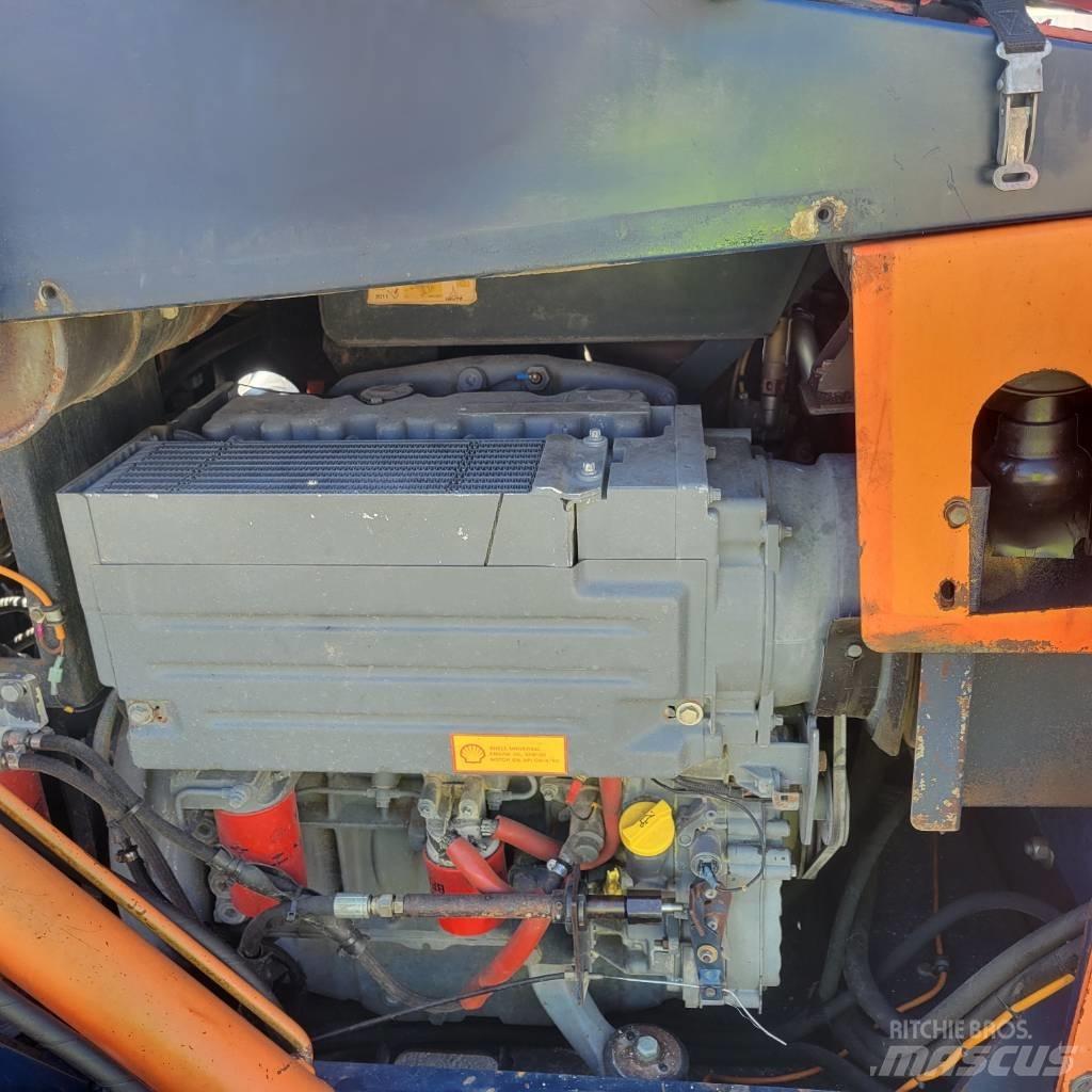 Sandvik DC 300 Povrchové vrtací stroje