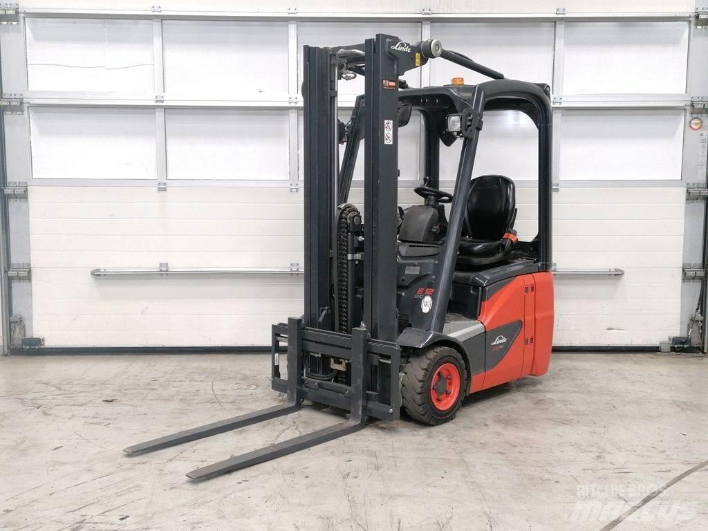 Linde E12-02 Akumulátorové vozíky