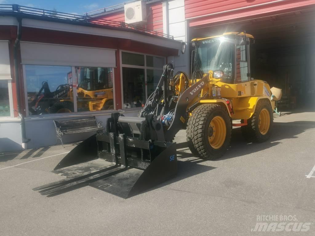 Volvo L35GT, UTHYRES Smykem řízené nakladače