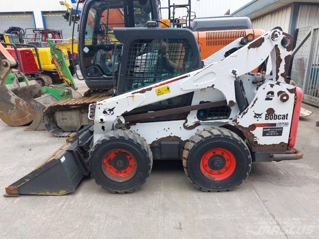 Bobcat 377 Smykem řízené nakladače