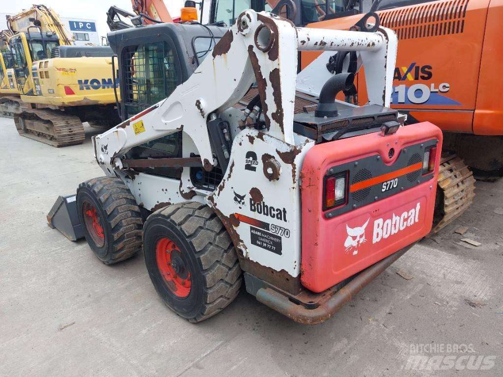 Bobcat 377 Smykem řízené nakladače