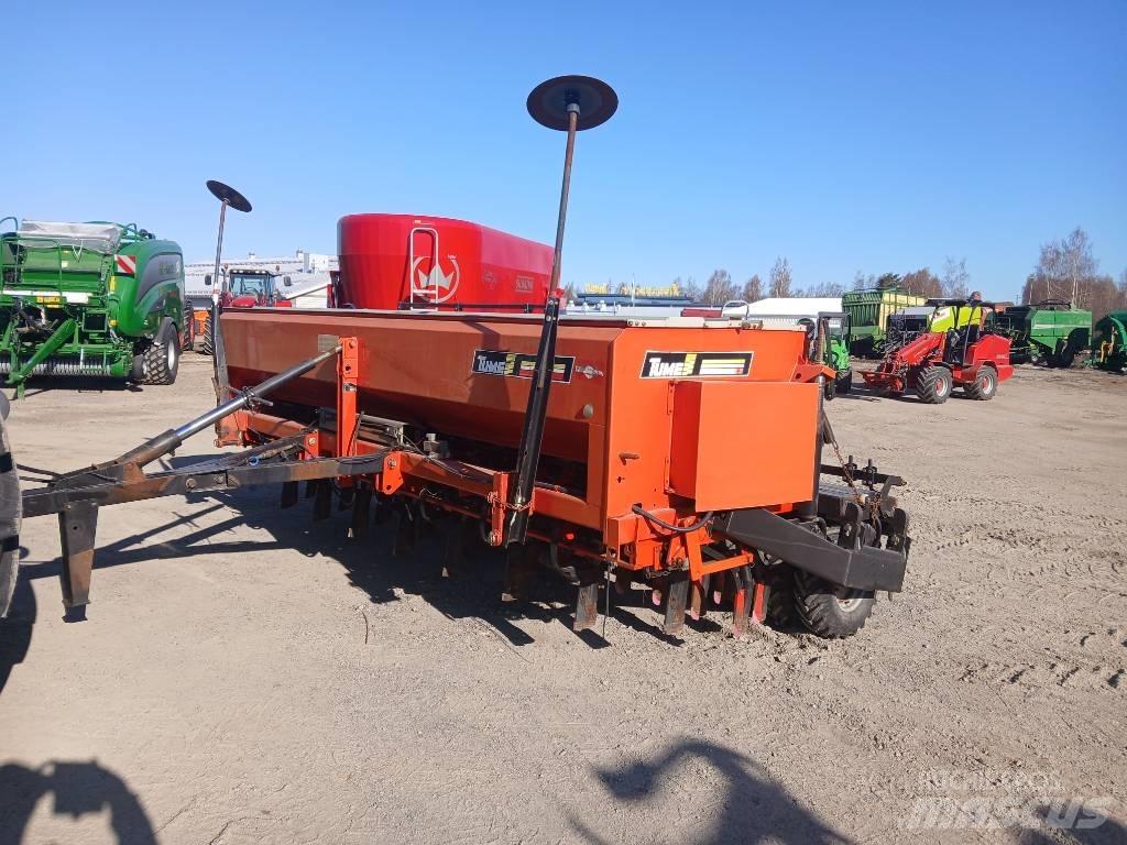 Tume HKL4000 Kombinované secí stroje