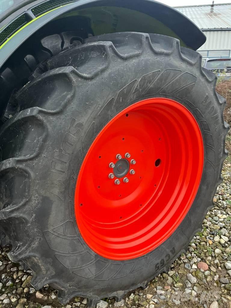 CLAAS Arion 450 CIS Traktory