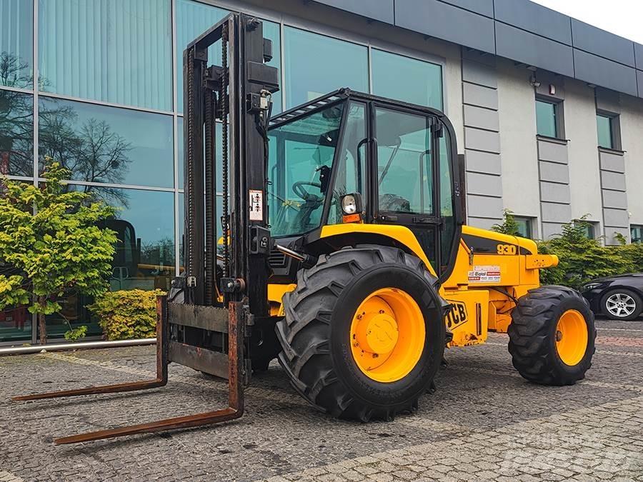 JCB 930 Terénní vysokozdvižné vozíky