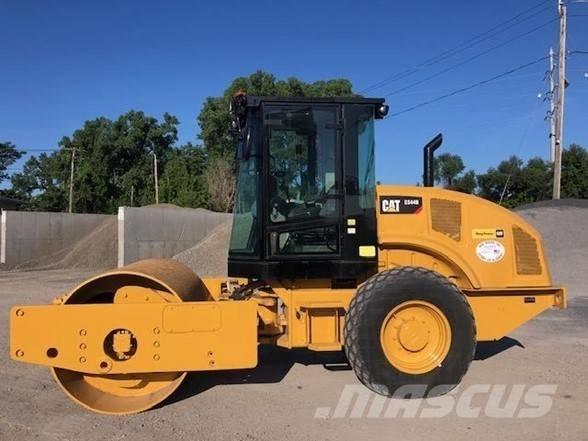 CAT CS44B Pneumatikové válce