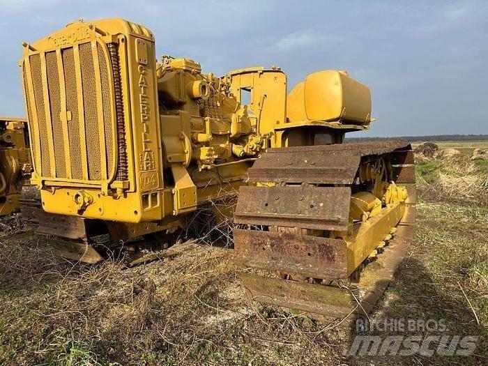 CAT D4 - Pásové dozery