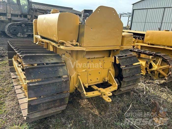 CAT D4 - Pásové dozery