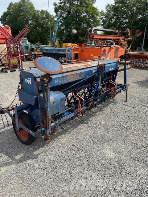 Nordsten CLB 300 Mechanické secí stroje