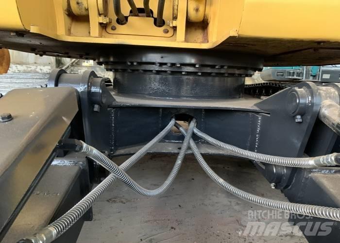 Komatsu PC138 Pásová rýpadla