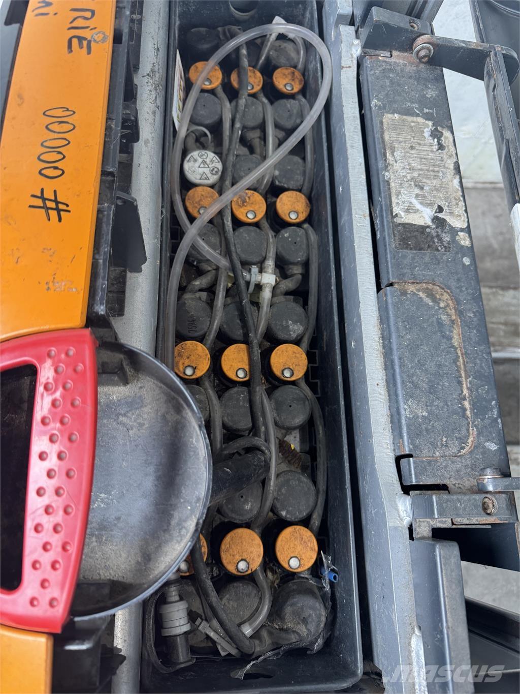 Still EXU-H18 Ručně vedené vysokozdvižné vozíky