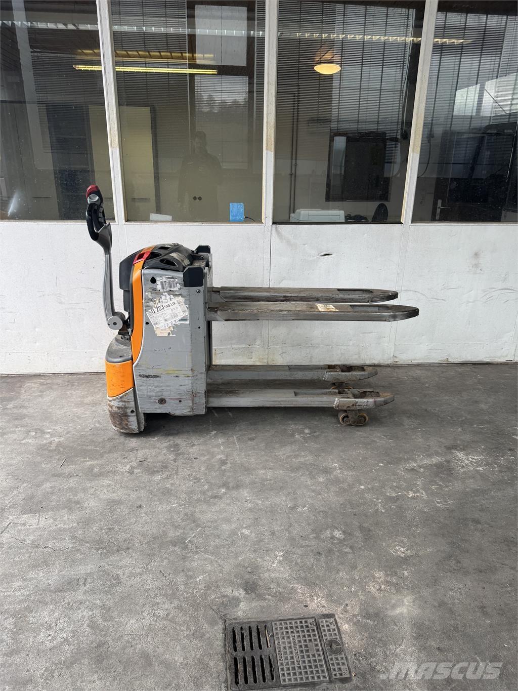 Still EXU-H18 Ručně vedené vysokozdvižné vozíky