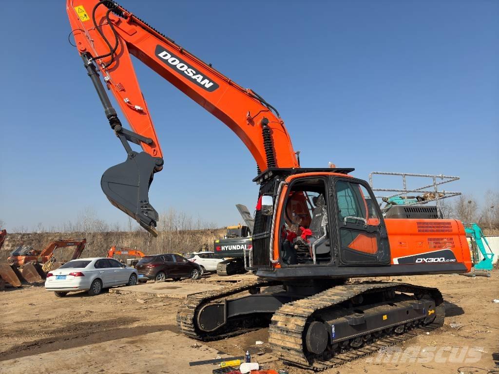 Doosan DX300 Pásová rýpadla