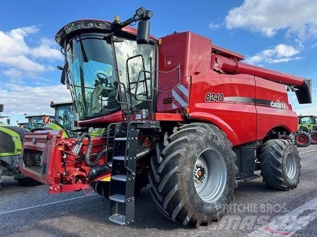 Case IH AF 8240 Sklízecí mlátičky