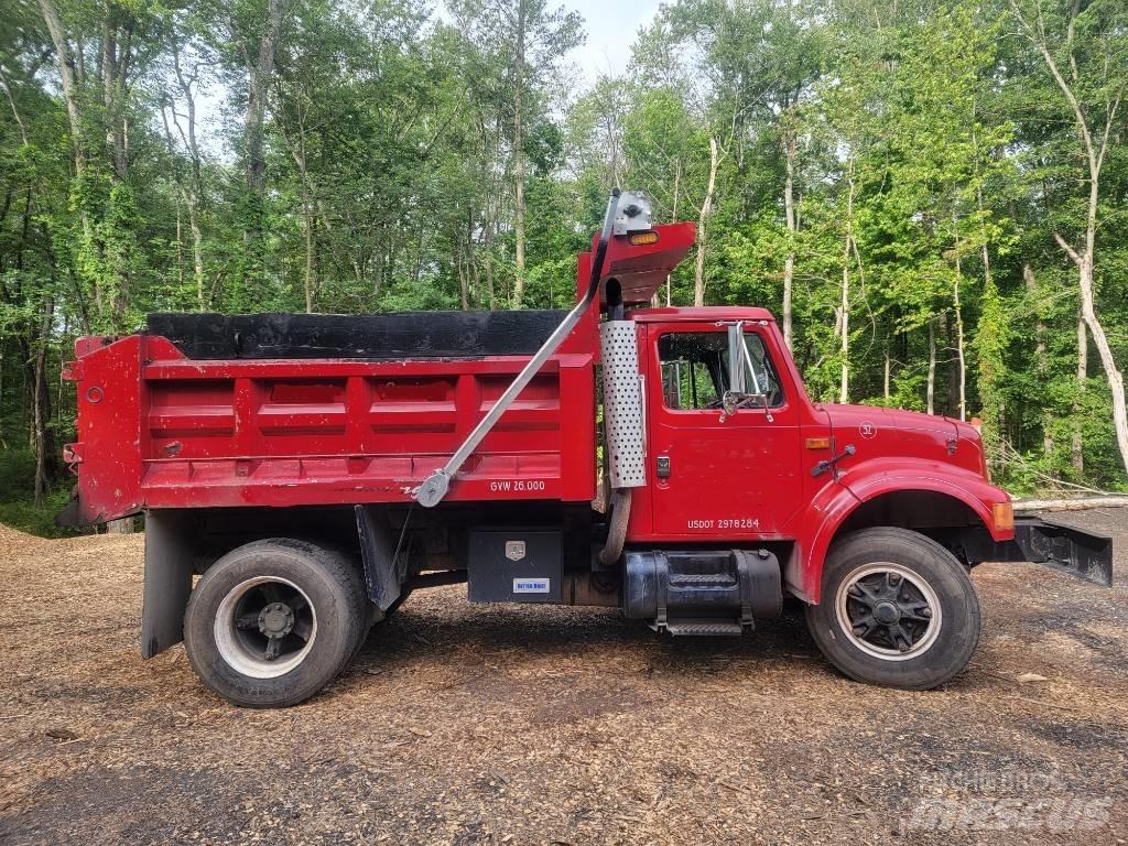 International 4900 Sklápěče