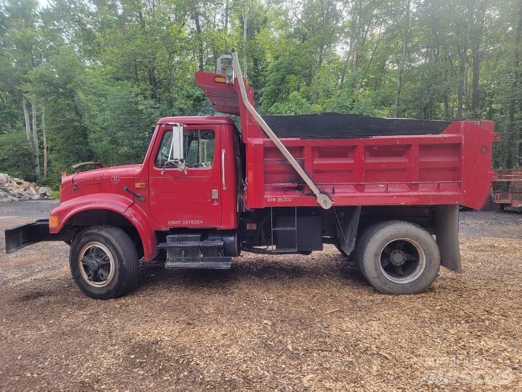 International 4900 Sklápěče
