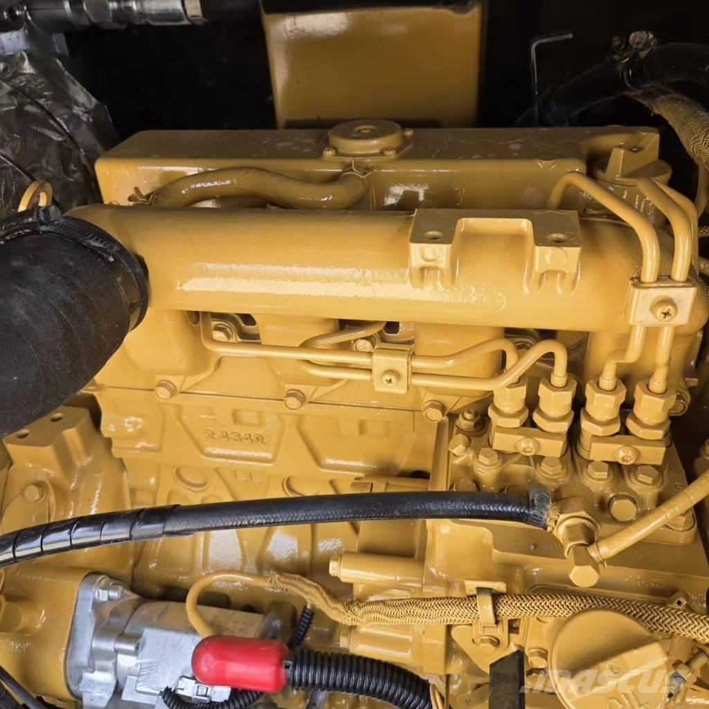 CAT 305 Mini rýpadla < 7t