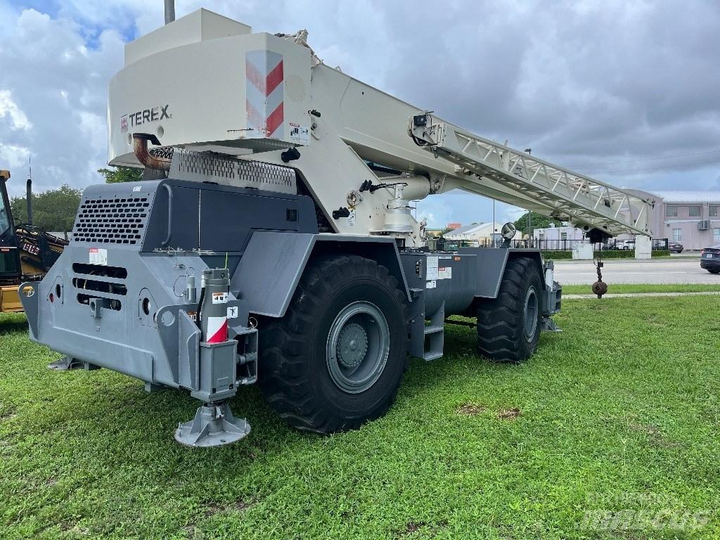 Terex RT 230-1 Jeřáby pro těžký terén