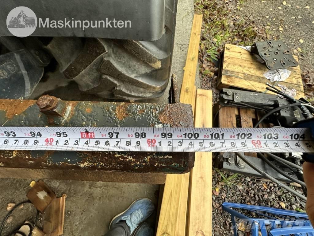 Komatsu PW 148-8 Kolová rýpadla