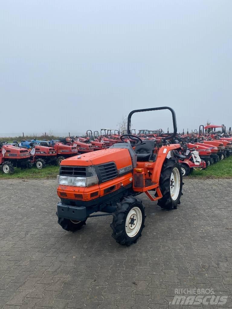 Kubota GL 220 Kompaktní traktory