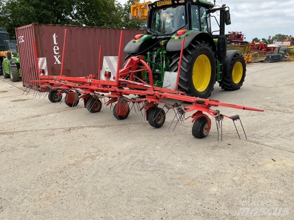 Kuhn GF 6502 Obraceče a shrabovače sena
