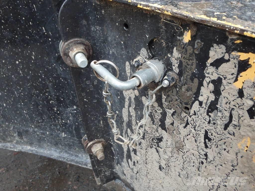 JCB 4 CN Rýpadlo-nakladače