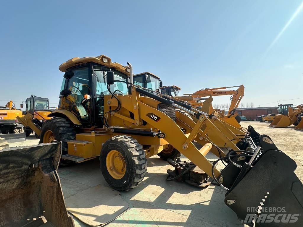 CAT 420 F Pásová rýpadla
