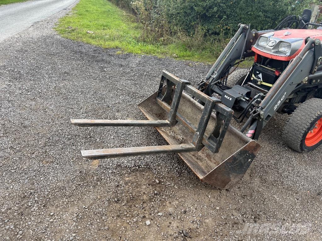 Kubota STV 36 Kompaktní traktory