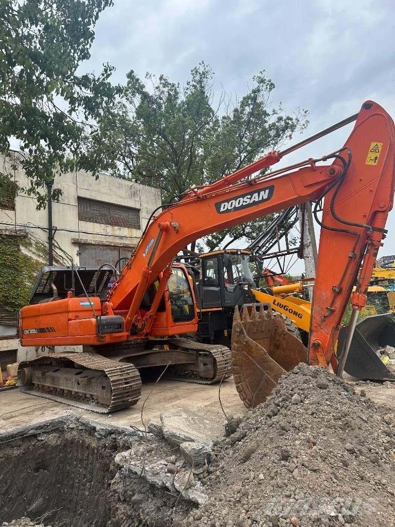 Doosan DX300 Pásová rýpadla
