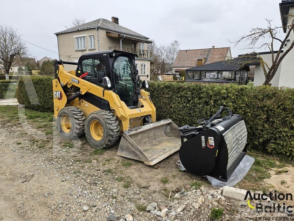 CAT 242 D 3 Smykem řízené nakladače