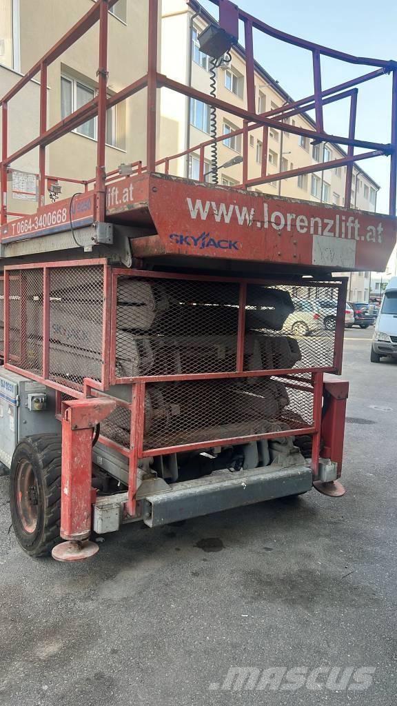 SkyJack SJ 9250 Stavební výtahy