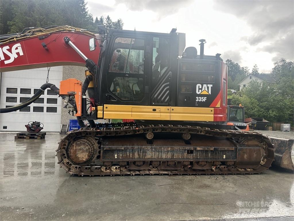 CAT 335 F L Povrchové vrtací stroje