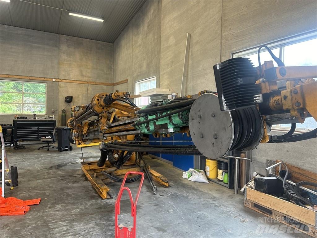 CAT 335 F L Povrchové vrtací stroje