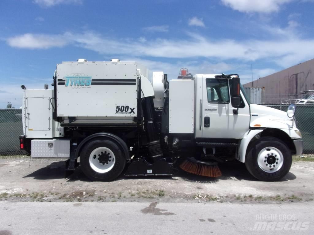 International 4300 Zametací vozy