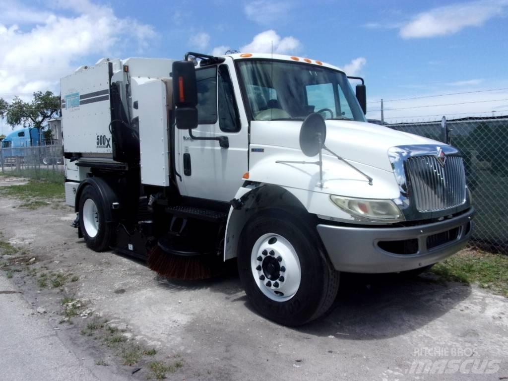 International 4300 Zametací vozy