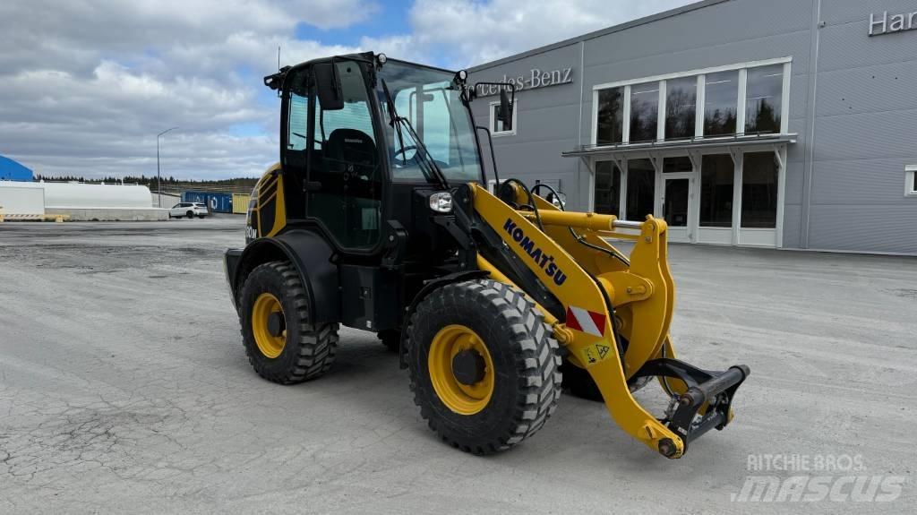 Komatsu WA 80 M Kolové nakladače