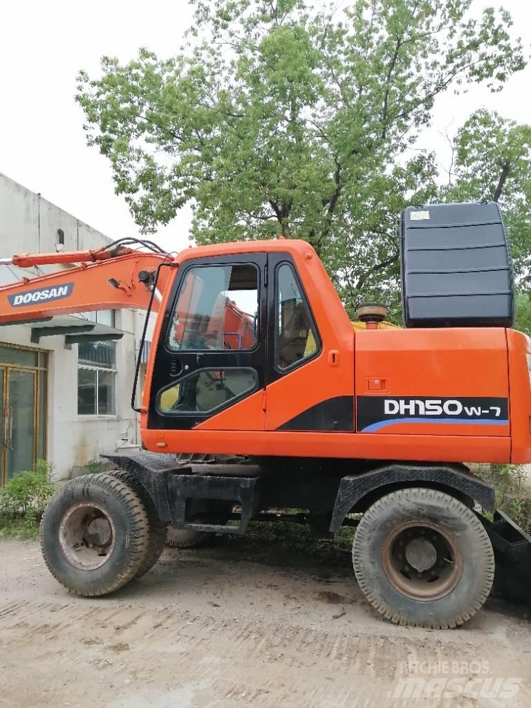 Doosan DH 150 W-7 Pásová rýpadla