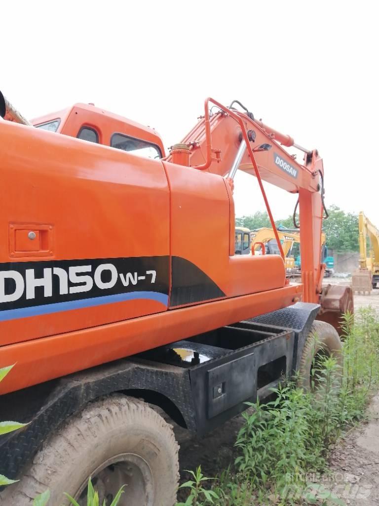 Doosan DH 150 W-7 Pásová rýpadla